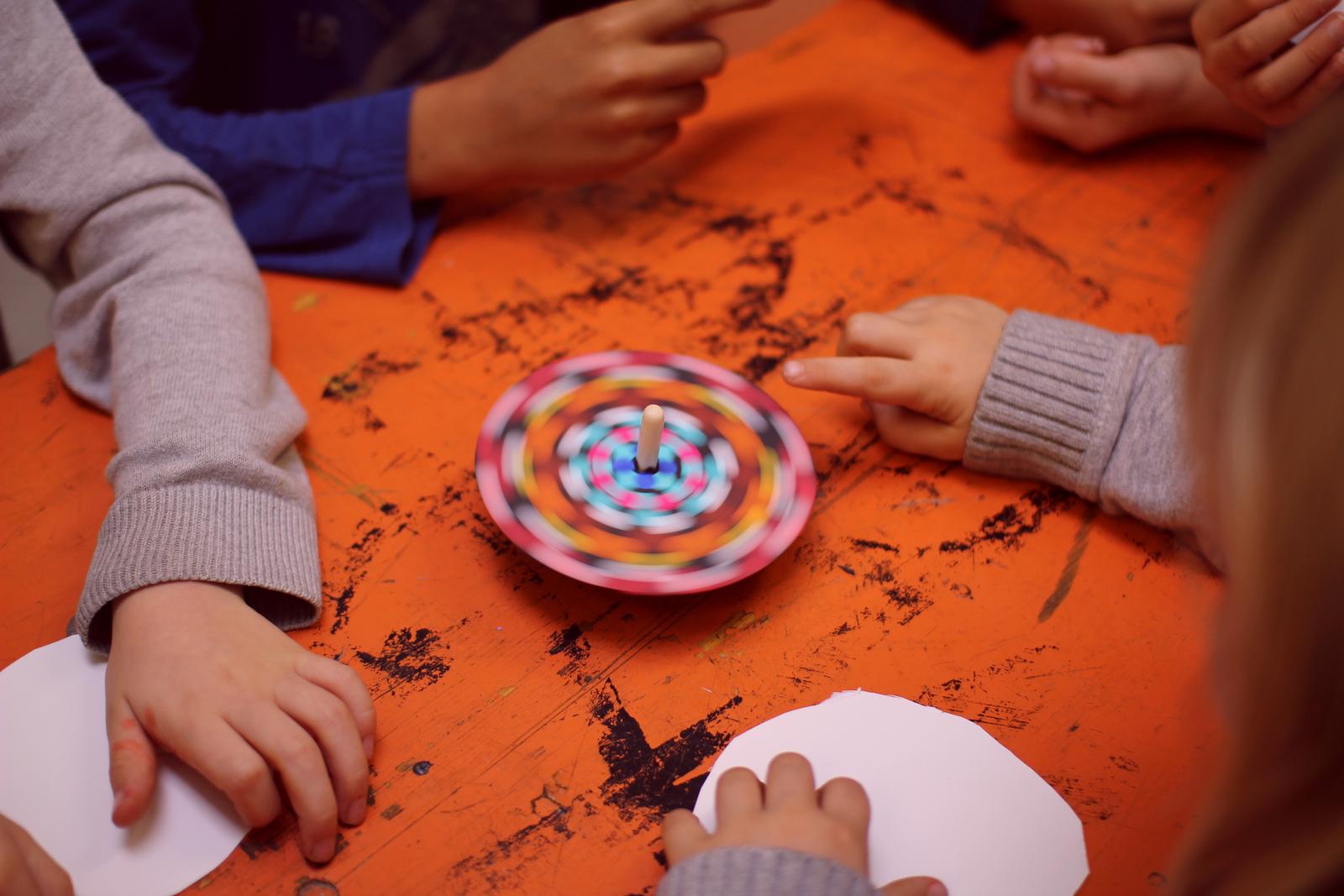 Atelier "Couleurs en mouvement" mené par Cécile Barraud de Lagerie. Festival Voix De Femmes, 2019.